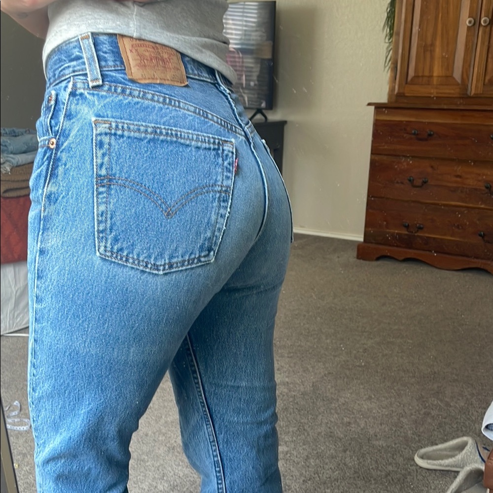 Vintage 501 mid/high rise Levi jeans